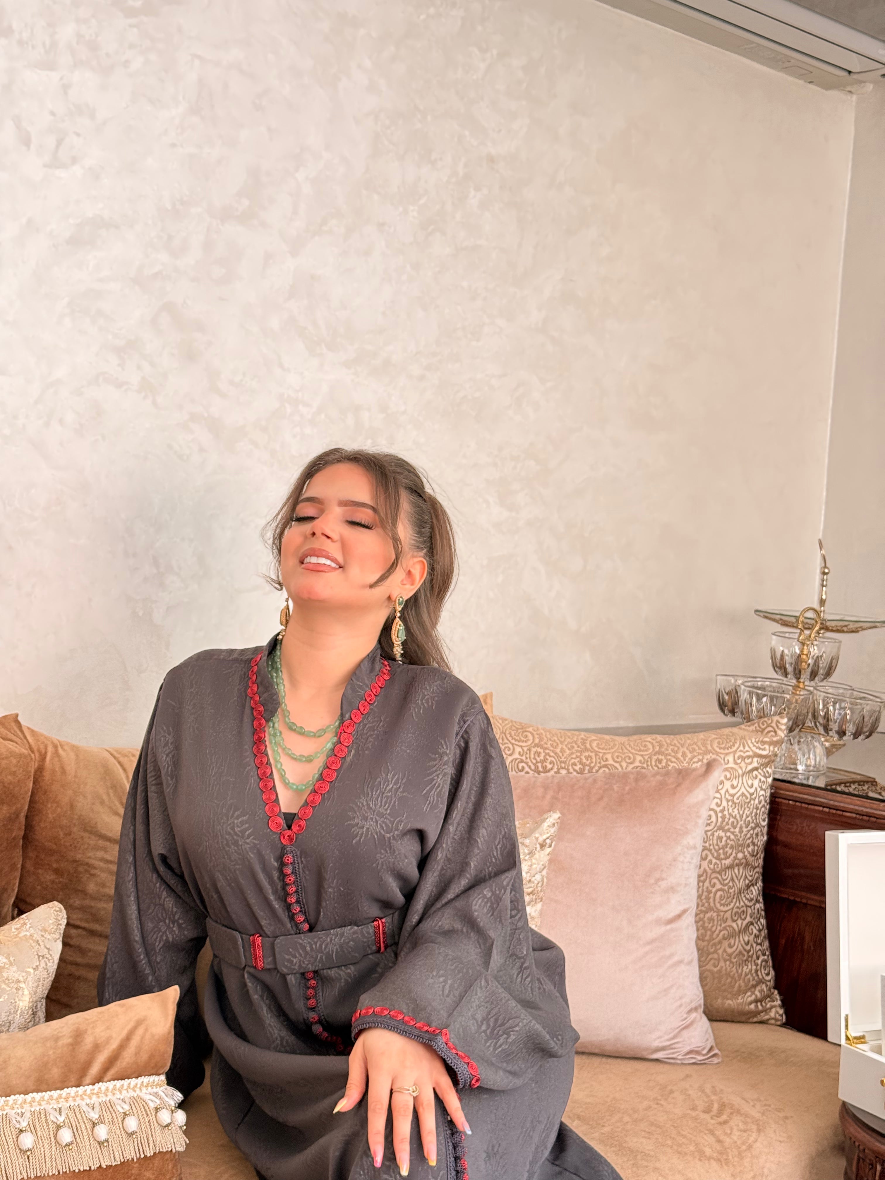 CAFTAN GRIS ROUGE